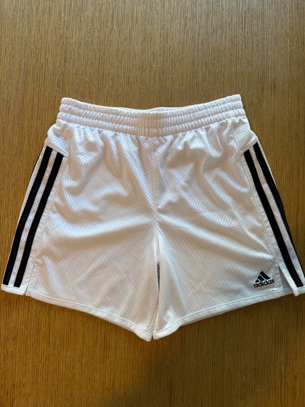 Adidas kids white shorts - Medium (10/12)